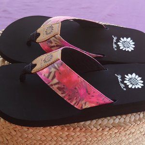 New w/o Box Yellow Box GYDA RED Pink Sandals 7.5